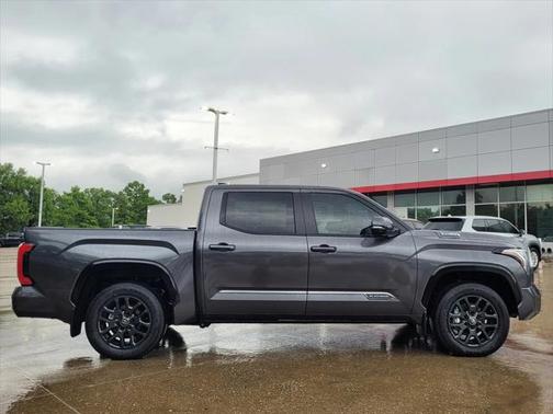 2025 Toyota Tundra Hybrid Platinum