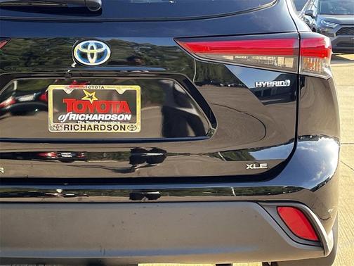 2023 Toyota Highlander Hybrid XLE