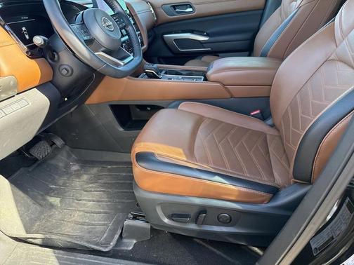 2024 Nissan Pathfinder Platinum FWD