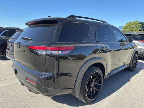 2024 Nissan Pathfinder Platinum FWD