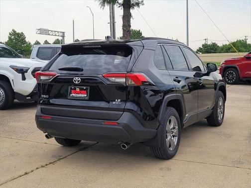 2025 Toyota RAV4 Hybrid LE