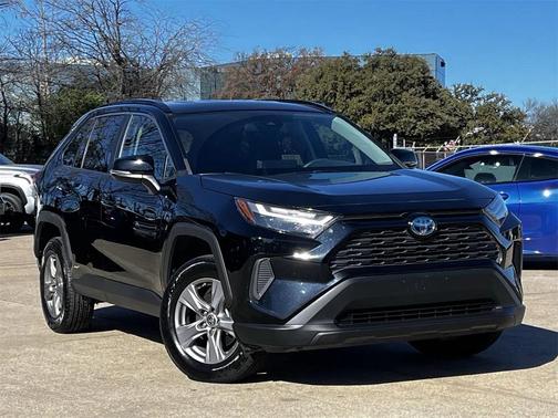 2024 Toyota RAV4 Hybrid LE