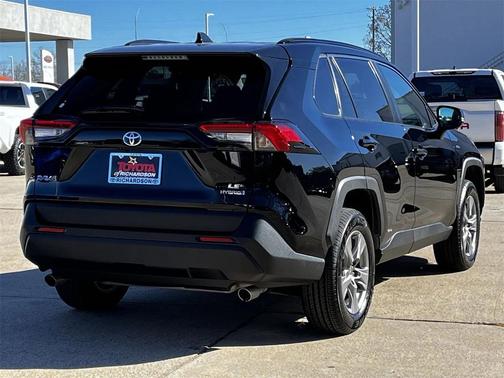 2024 Toyota RAV4 Hybrid LE