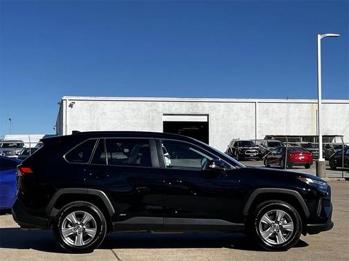 2024 Toyota RAV4 Hybrid LE