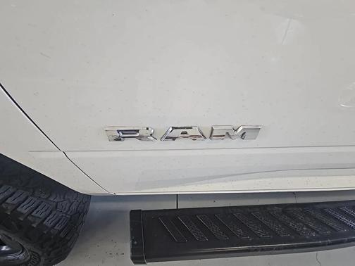 2019 RAM 2500 Big Horn Crew Cab 4x4 6'4' Box