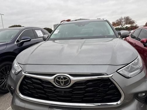 2025 Toyota Highlander Platinum