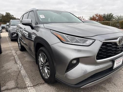 2025 Toyota Highlander Platinum