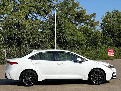2024 Toyota Corolla Hybrid SE