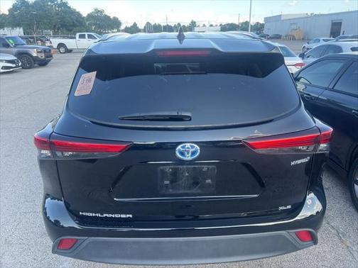 2022 Toyota Highlander Hybrid XLE