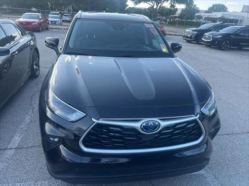 2022 Toyota Highlander Hybrid XLE