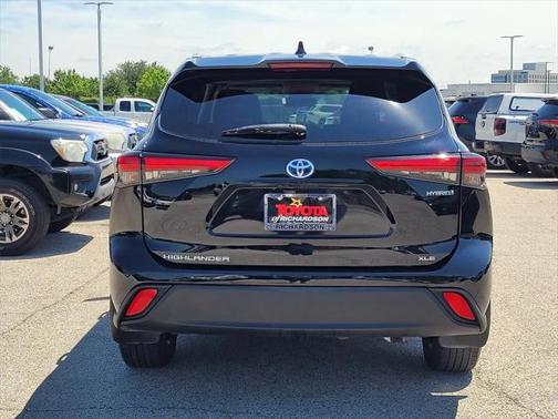 2022 Toyota Highlander Hybrid XLE