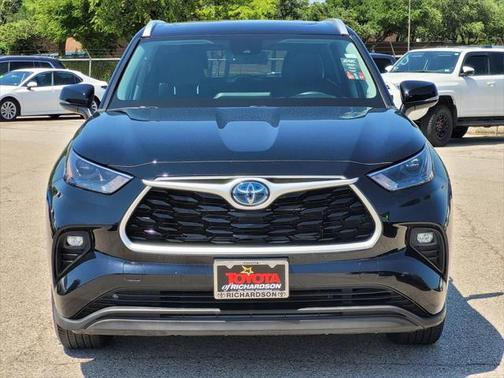 2022 Toyota Highlander Hybrid XLE