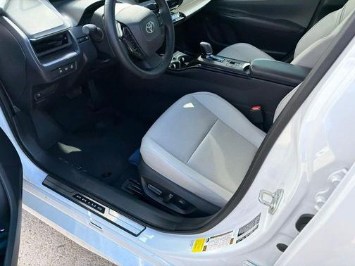 Wind Chill Pearl 2024 Toyota Prius XLE