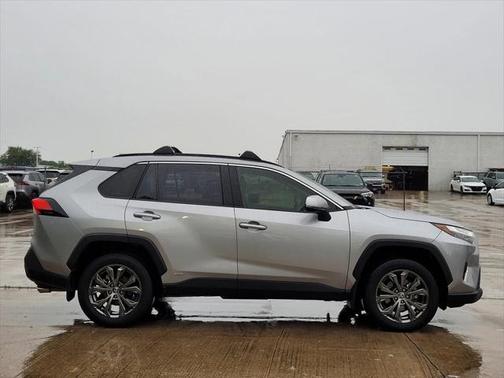 2022 Toyota RAV4 Hybrid XLE Premium