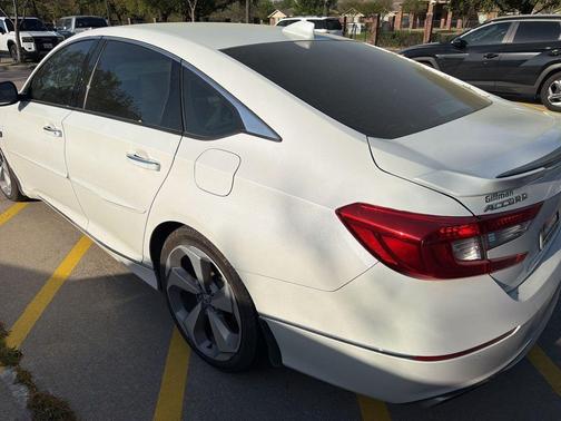 2020 Honda Accord Touring 2.0T