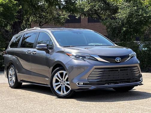 2021 Toyota Sienna Platinum 7 Passenger