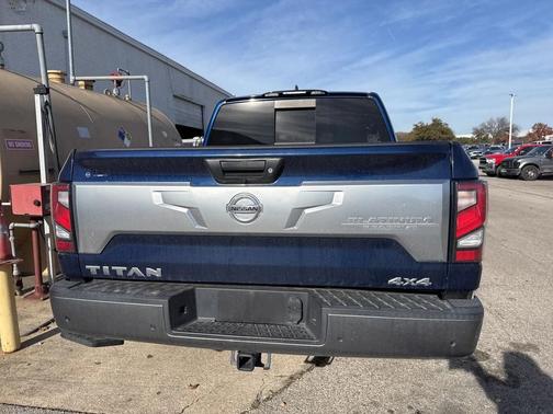 2022 Nissan Titan Platinum Reserve