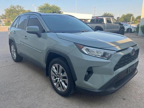 2020 Toyota RAV4 XLE Premium
