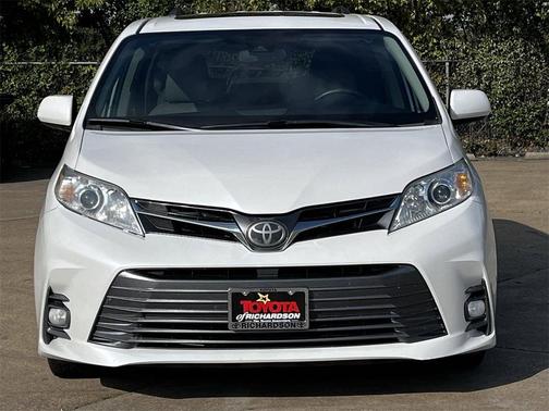 2020 Toyota Sienna XLE Premium