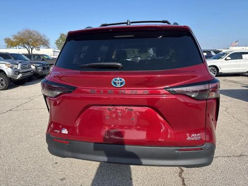 2024 Toyota Sienna XLE