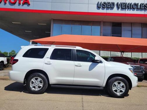 2020 Toyota Sequoia SR5