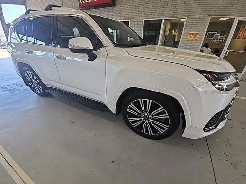 2023 Lexus LX 600 Luxury