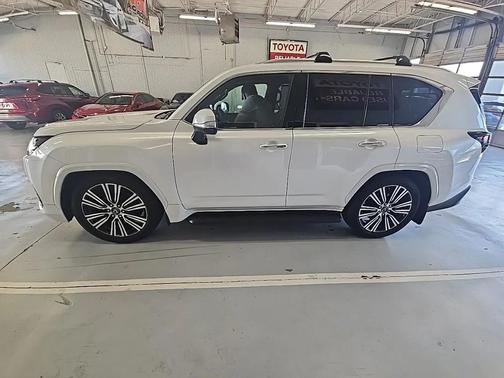 2023 Lexus LX 600 Luxury