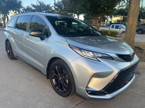 2023 Toyota Sienna XSE 7 Passenger