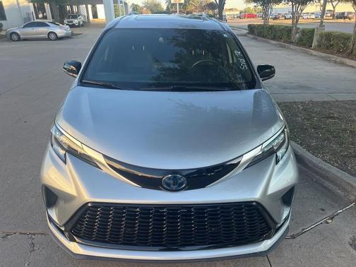 2023 Toyota Sienna XSE 7 Passenger