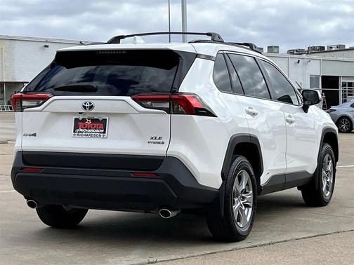 2023 Toyota RAV4 Hybrid XLE