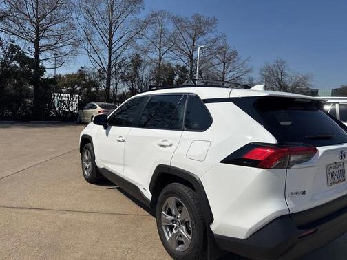 2023 Toyota RAV4 Hybrid XLE