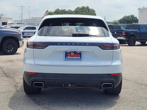 2023 Porsche Cayenne Base