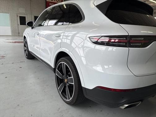 2023 Porsche Cayenne Base