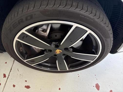 2023 Porsche Cayenne Base
