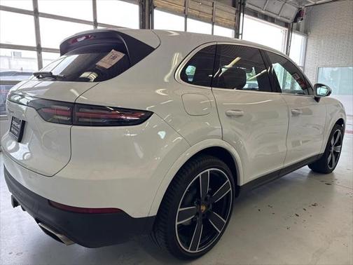 2023 Porsche Cayenne Base