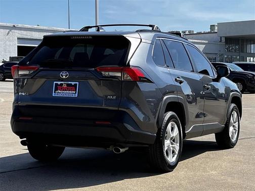 2020 Toyota RAV4 XLE