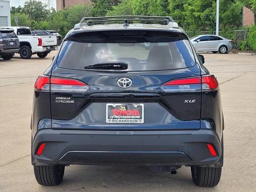 2024 Toyota Corolla Cross XLE