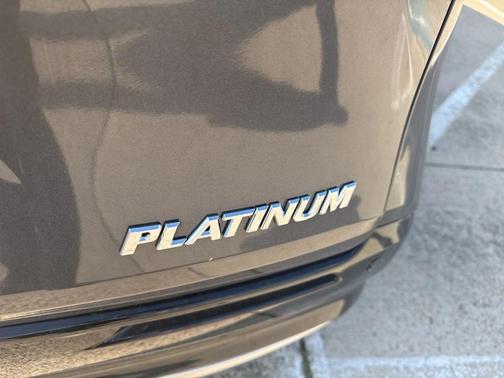 2025 Toyota Sienna Platinum