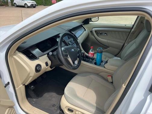 2018 Ford Taurus SEL