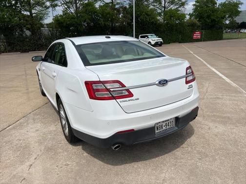 2018 Ford Taurus SEL