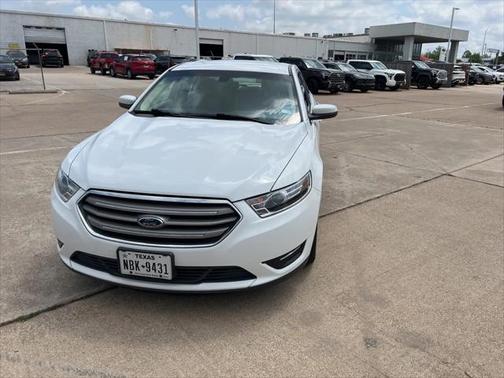 2018 Ford Taurus SEL
