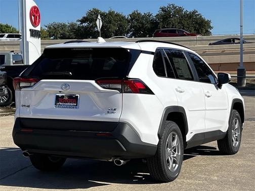 2025 Toyota RAV4 Hybrid XLE