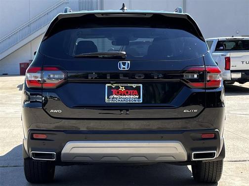 2023 Honda Pilot AWD Elite