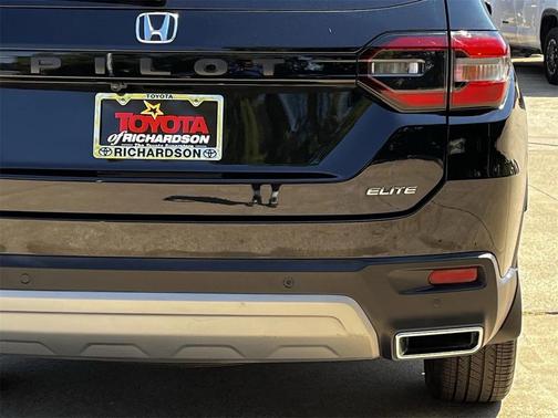 2023 Honda Pilot AWD Elite