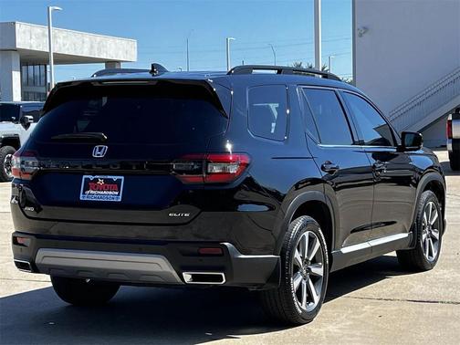 2023 Honda Pilot AWD Elite