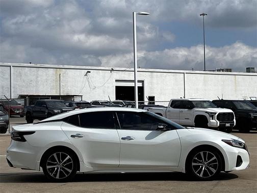 2022 Nissan Maxima SV Xtronic CVT