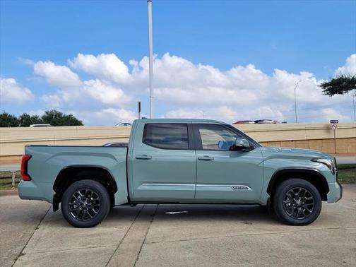2025 Toyota Tundra Hybrid Platinum