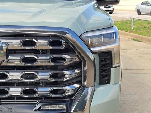 2025 Toyota Tundra Hybrid Platinum