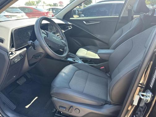 2023 Kia Niro EX
