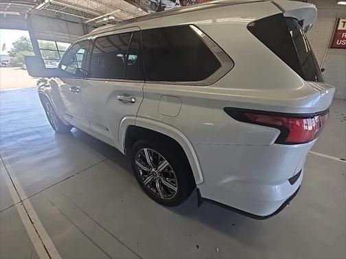 2023 Toyota Sequoia Capstone
